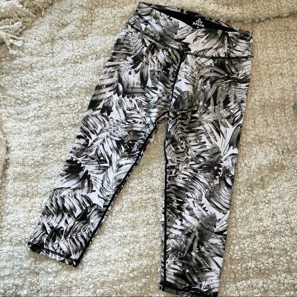 PRANA Leaf Print Roxanne Cropped Workout Leggings Medium - Picture 2 of 7